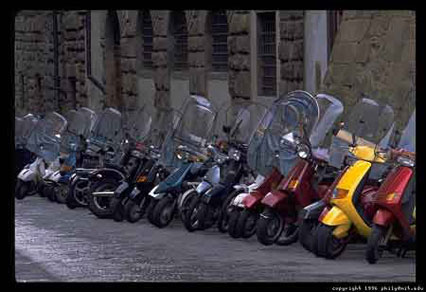 Firenze: noleggia uno scooter